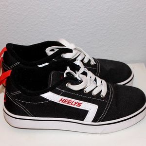 BLACK OLD SKOOL HEELYS (WITH WHEELS!)